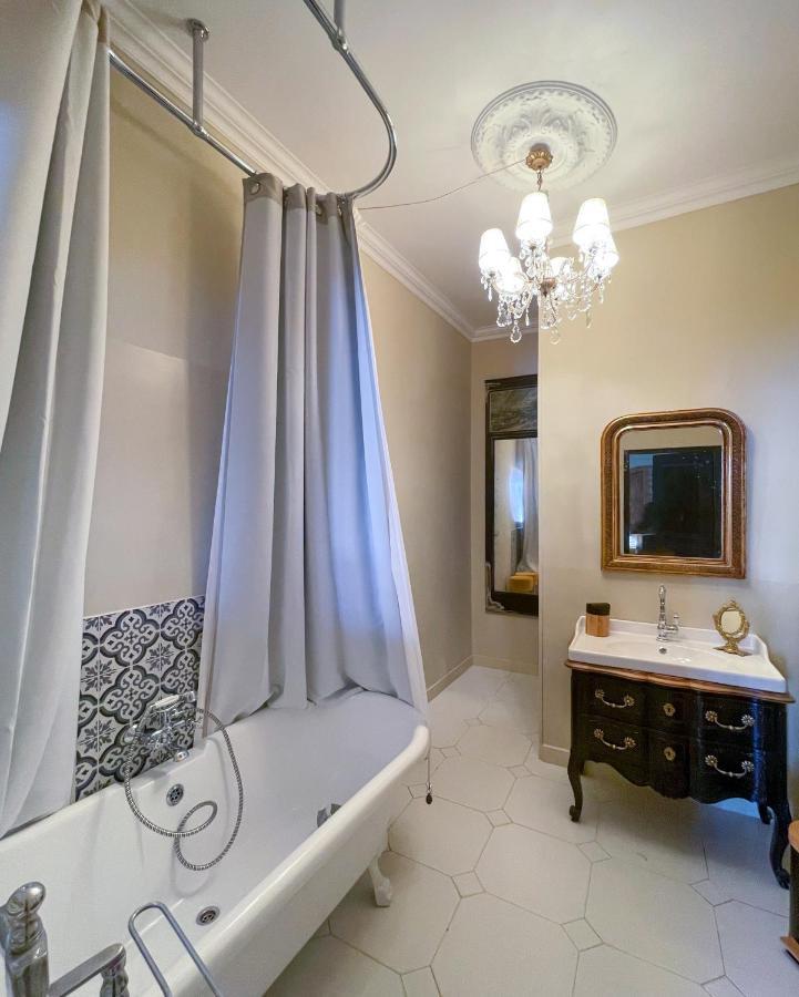 Le 215 Gambetta Boutique Hotel En Provence カヴァイヨン エクステリア 写真