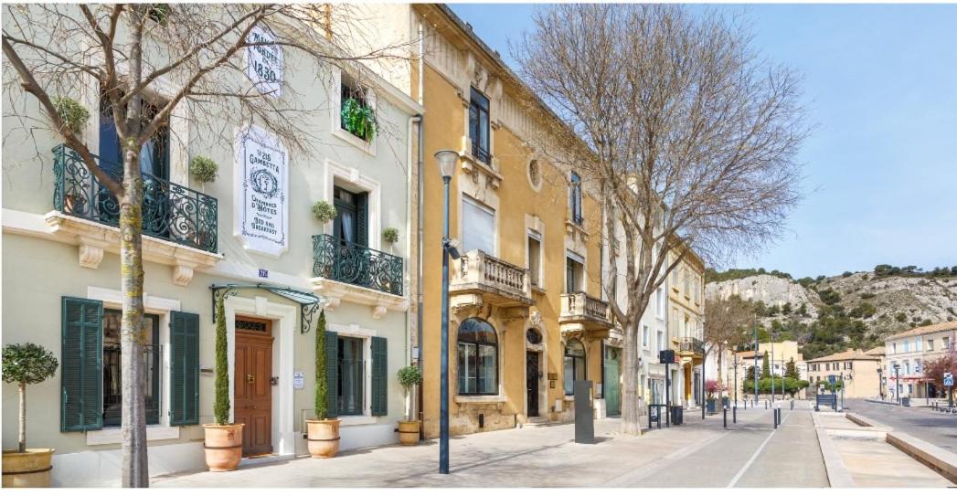 Le 215 Gambetta Boutique Hotel En Provence カヴァイヨン エクステリア 写真